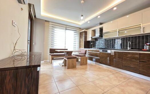 KÖŞE BAŞI BULVAR ÜZERİ HER KAT TEK DAİRE ÇOK GENİŞ GÜVENLİKLİ4+1