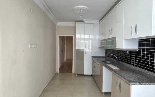 HUZUREVLERİ METRO GÜZERGAHI AZ KATLI PARKELİ 3+1 KAPALI MUTFAK