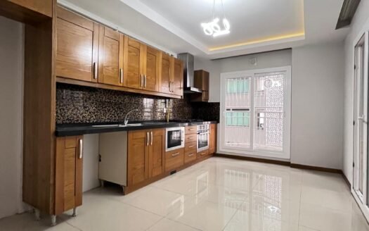 SATILIK PINARDA 4+1 KAPALI MUTFAK GENİŞ OTURUMLU HER KAT TEK DAİRE HASARSIZ