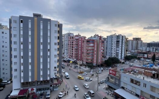 TELLİDERE DE SATILIK CADDE ÜZERİ 4+1 GENİŞ OTURUMLU ÇİFT BANYOLU